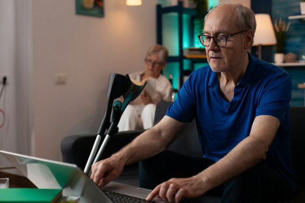 Quels sont les meilleurs exercices d'étirement pour soulager les tensions après une longue journée de travail ?